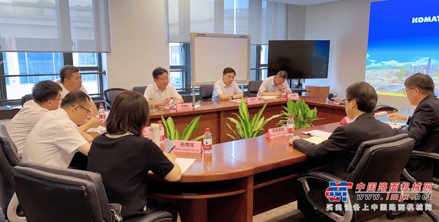 济宁高新区党工委书记刘章箭一行到访小松中国